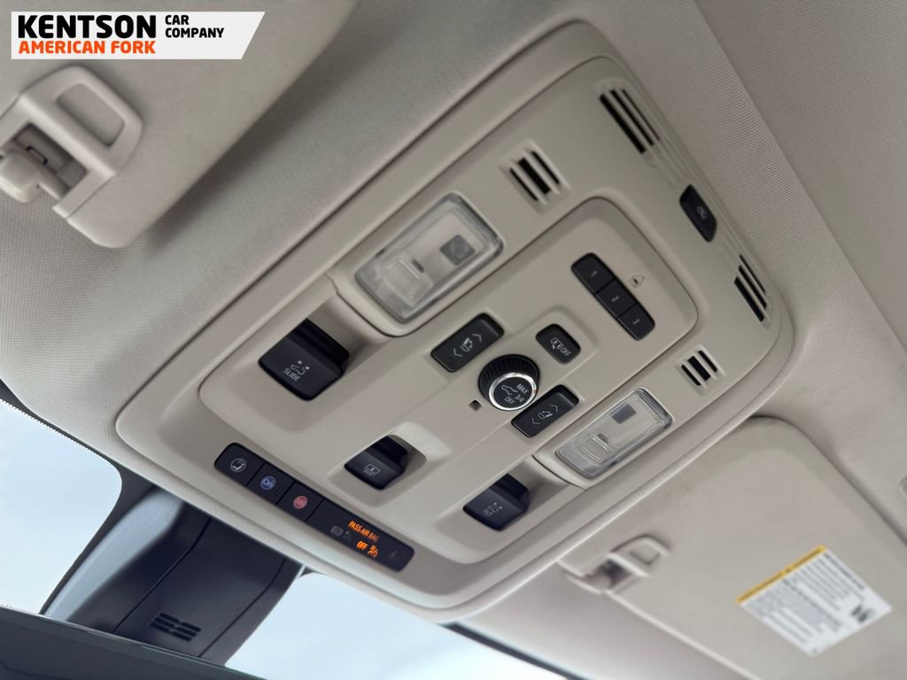 Used 2021 GMC Yukon Denali w/ Denali Premium Package image 31