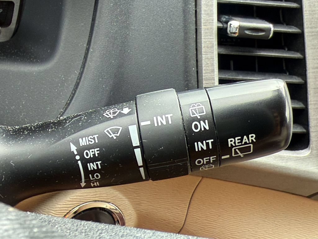 Used 2012 Toyota Venza XLE w/ XLE Premium Pkg AWD/4WD image 28