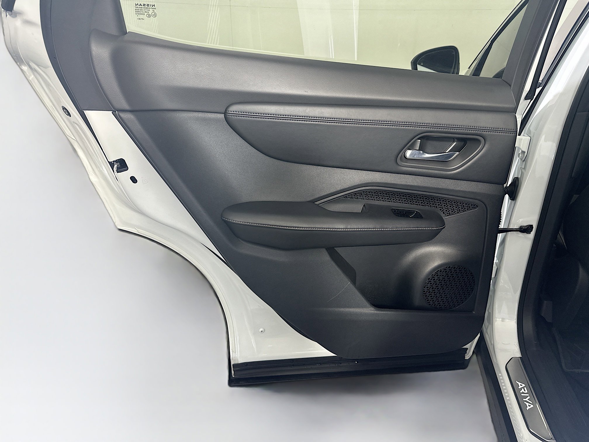 Used 2024 Nissan Ariya FWD image 28