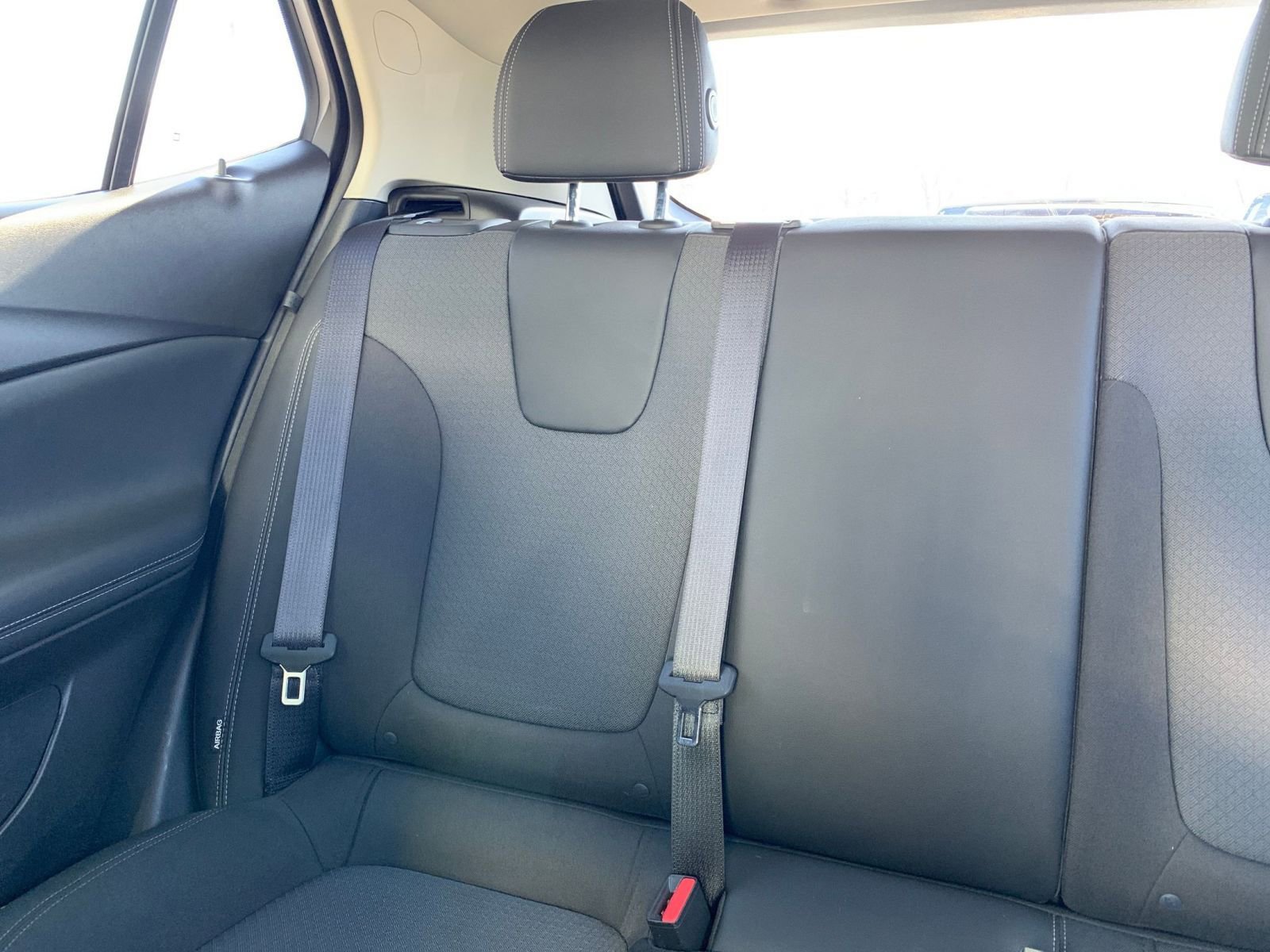 Used 2025 Buick Encore GX Preferred image 38