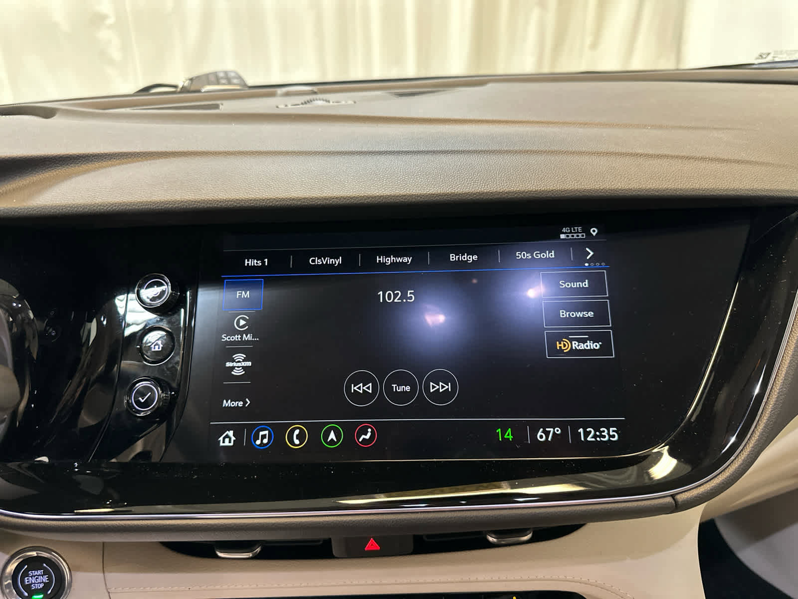 Used 2023 Buick Envision Avenir AWD/4WD image 31