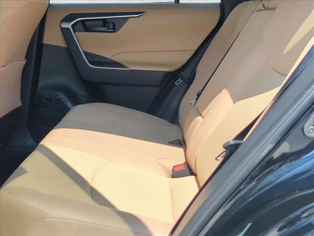 Certified 2025 Toyota RAV4 LE FWD image 21