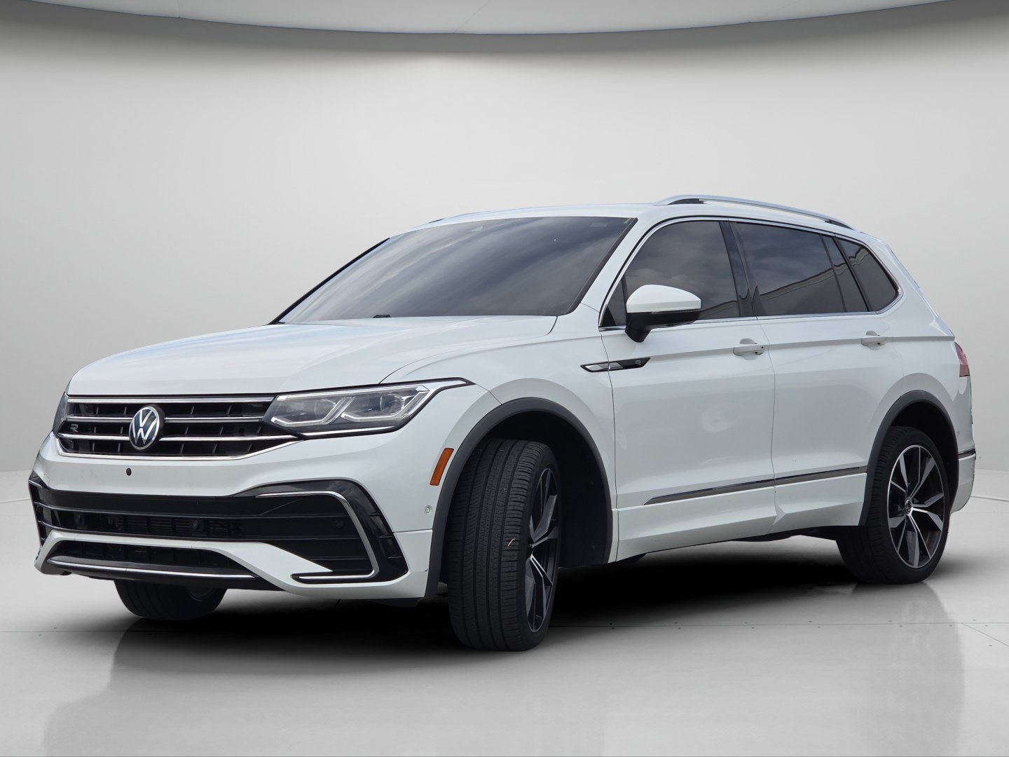 Used 2022 Volkswagen Tiguan SEL R-Line AWD/4WD image 21