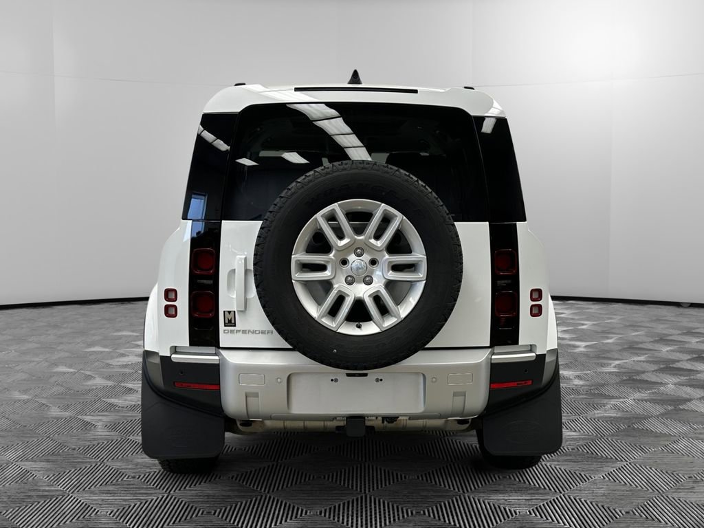 Used 2025 Land Rover Defender 110 S image 4