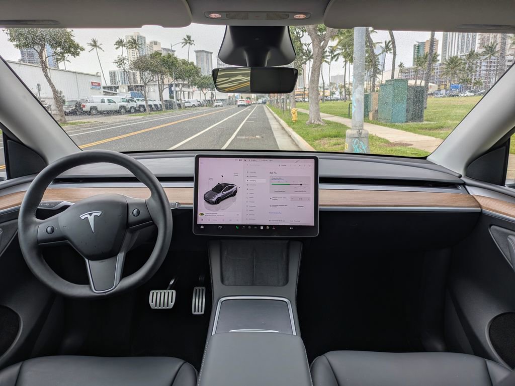 Used 2024 Tesla Model Y Performance image 17