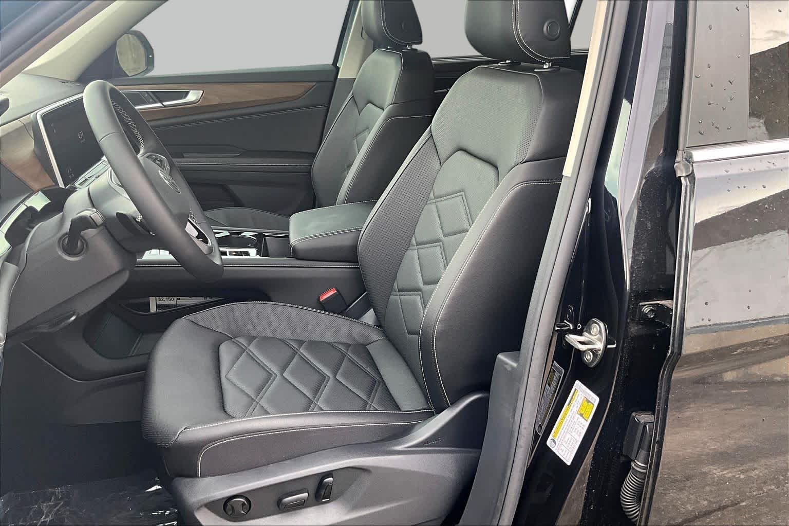 New 2026 Volkswagen Atlas SE FWD image 9