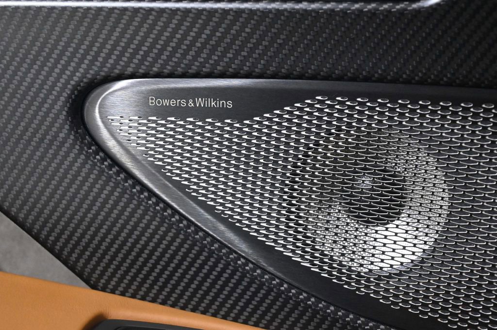 Used 2025 Aston Martin Vanquish image 22