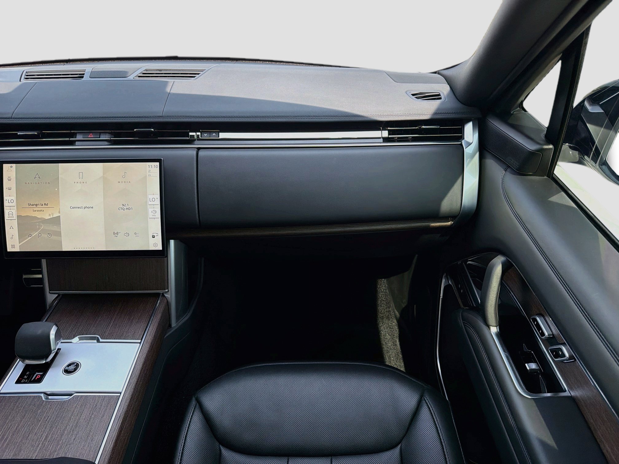 Used 2025 Land Rover Range Rover SE AWD/4WD image 19