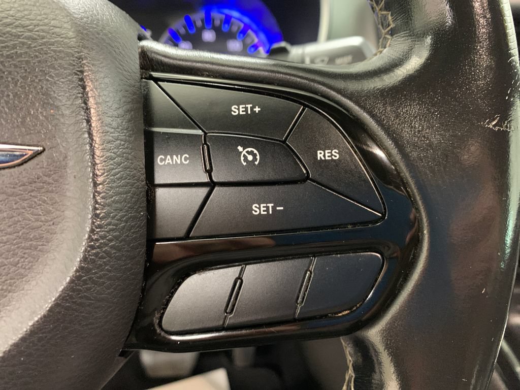 Used 2018 Chrysler Pacifica Touring Plus w/ S Appearance Package FWD image 12