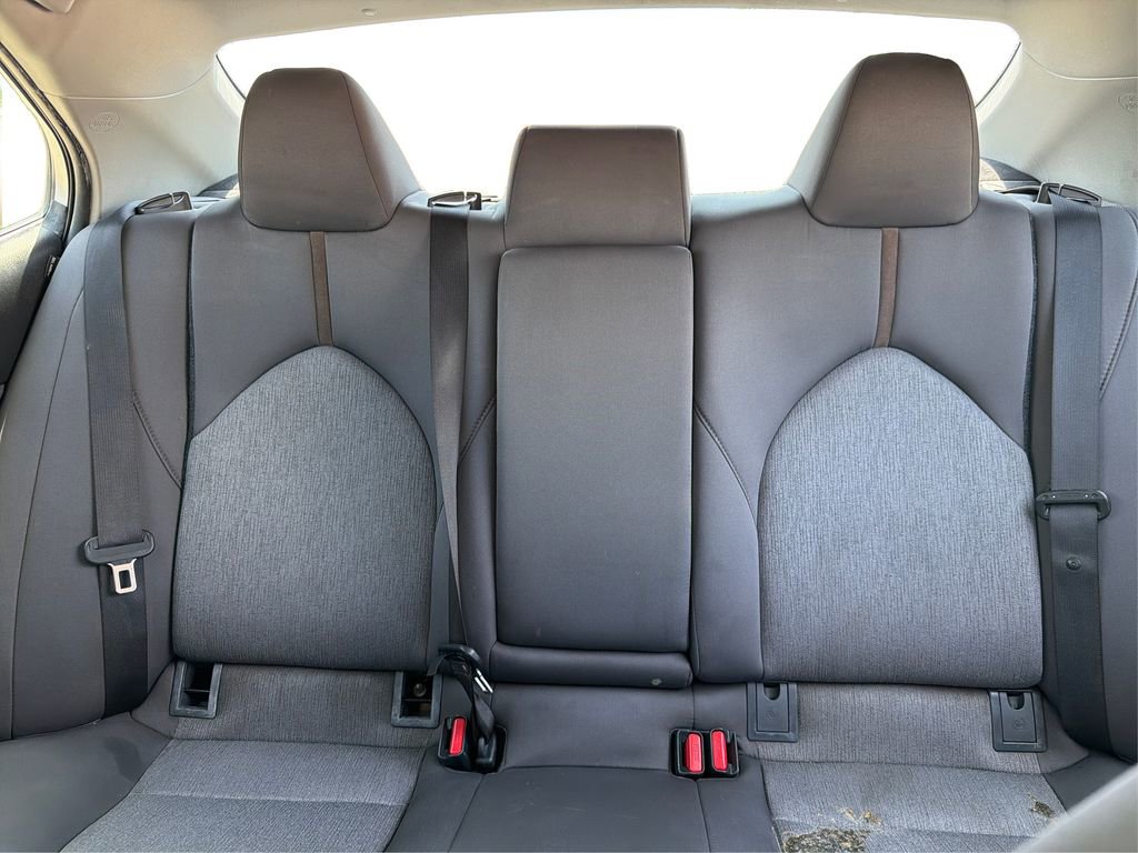 Used 2020 Toyota Camry LE image 15