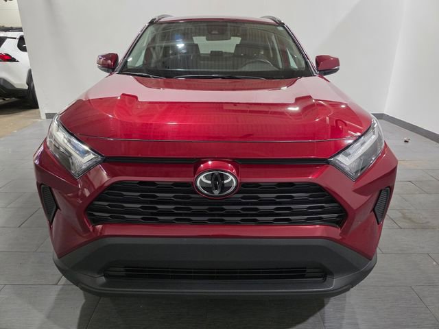 Used 2025 Toyota RAV4 XLE AWD/4WD image 8