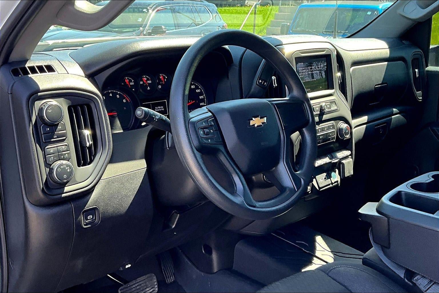 Used 2025 Chevrolet Silverado 2500 Custom w/ Custom Value Package AWD/4WD image 13