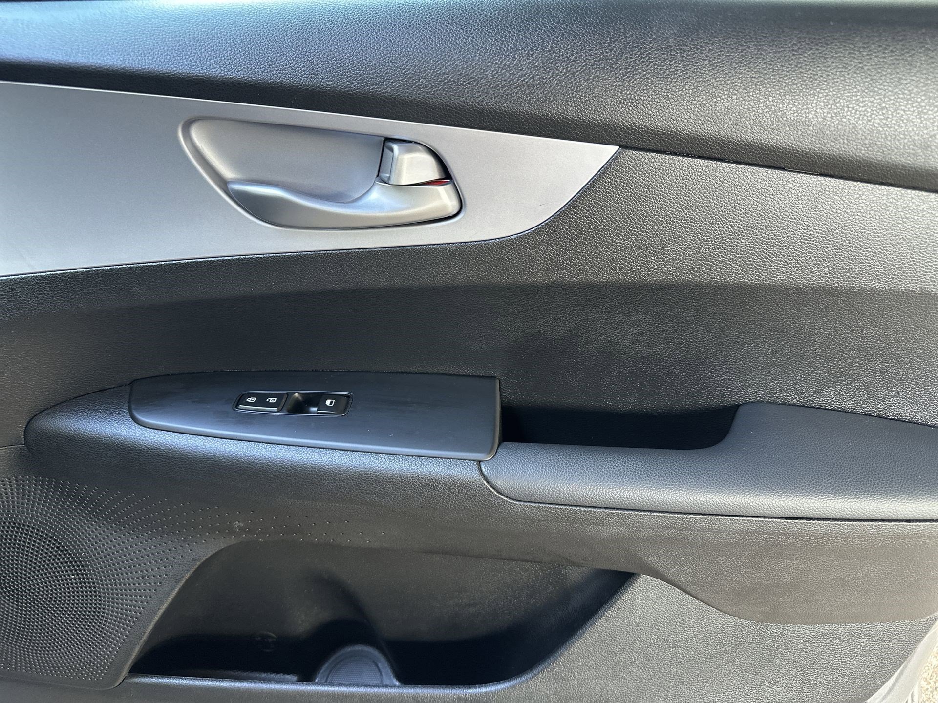 Used 2024 Kia Forte LXS image 25