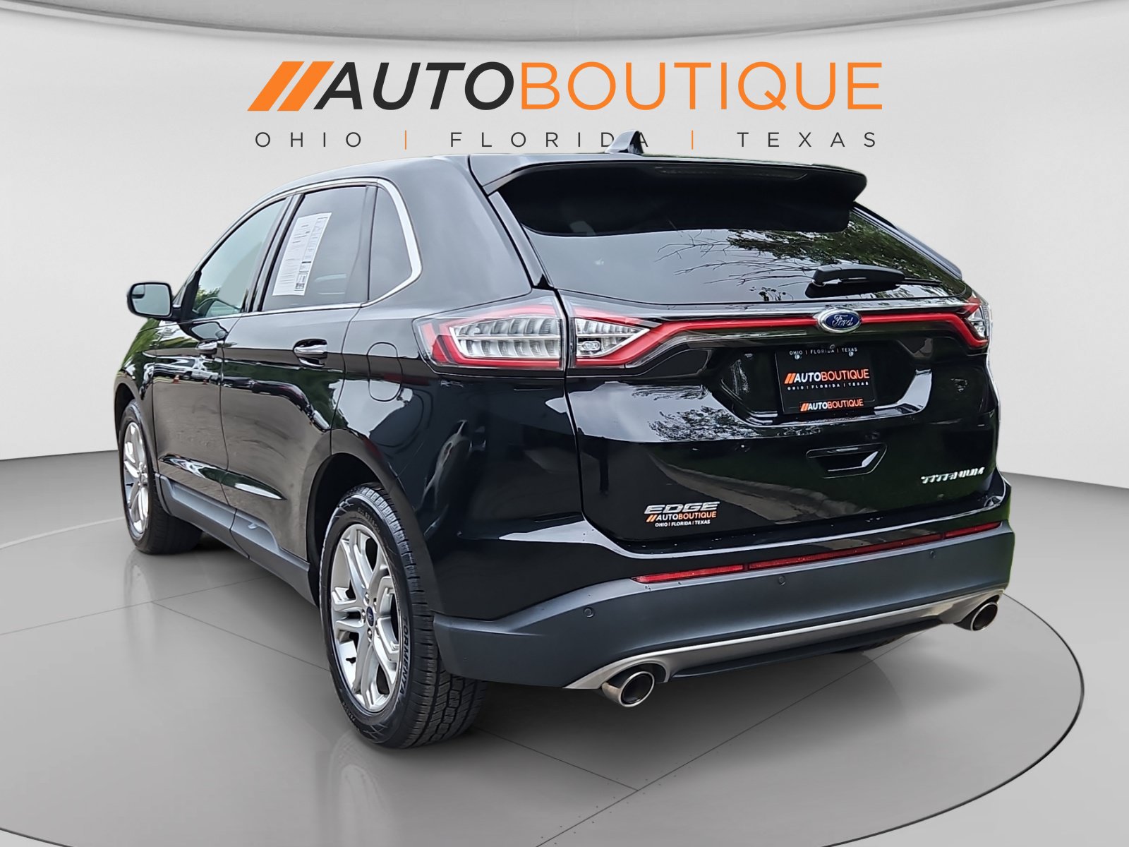 Used 2018 Ford Edge Titanium FWD image 3