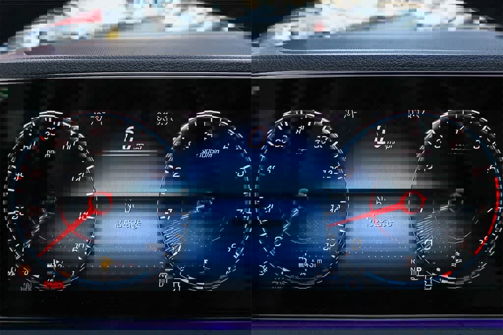 Used 2022 Mercedes-Benz GLE 350 4MATIC w/ Premium Package image 27