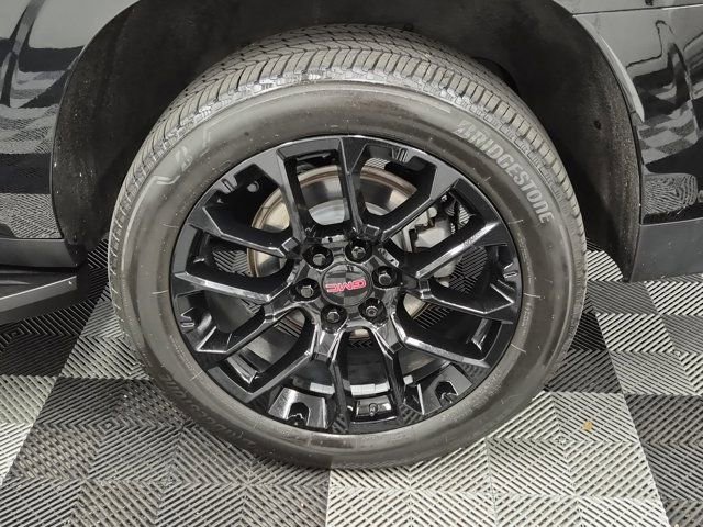 Used 2022 GMC Yukon XL Denali image 11