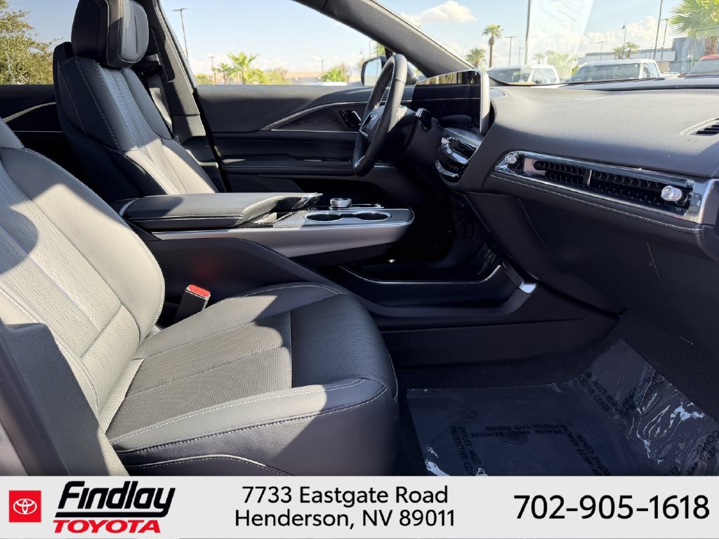 Used 2024 Cadillac Lyriq Sport AWD/4WD image 15