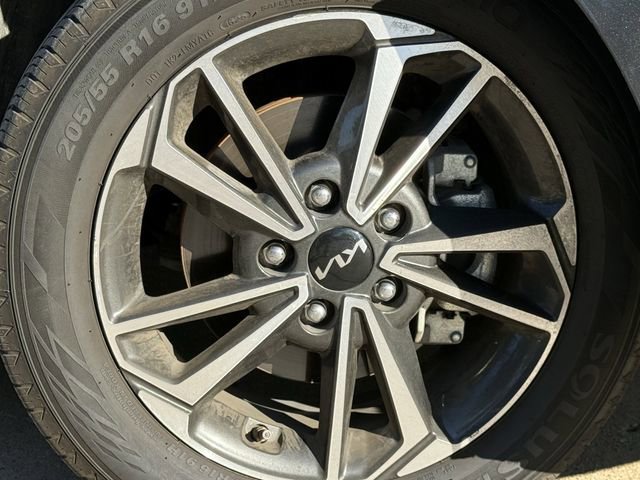 Used 2024 Kia Forte LXS w/ LXS Technology Package image 9