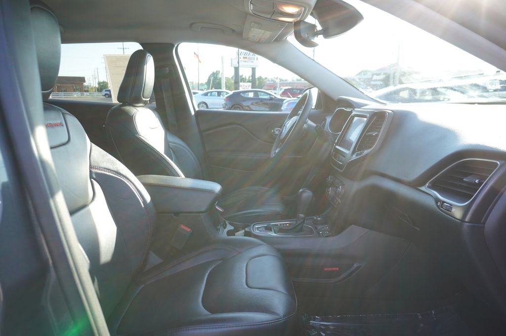 Used 2022 Jeep Cherokee Trailhawk w/ Sound & Nav Group AWD/4WD image 31