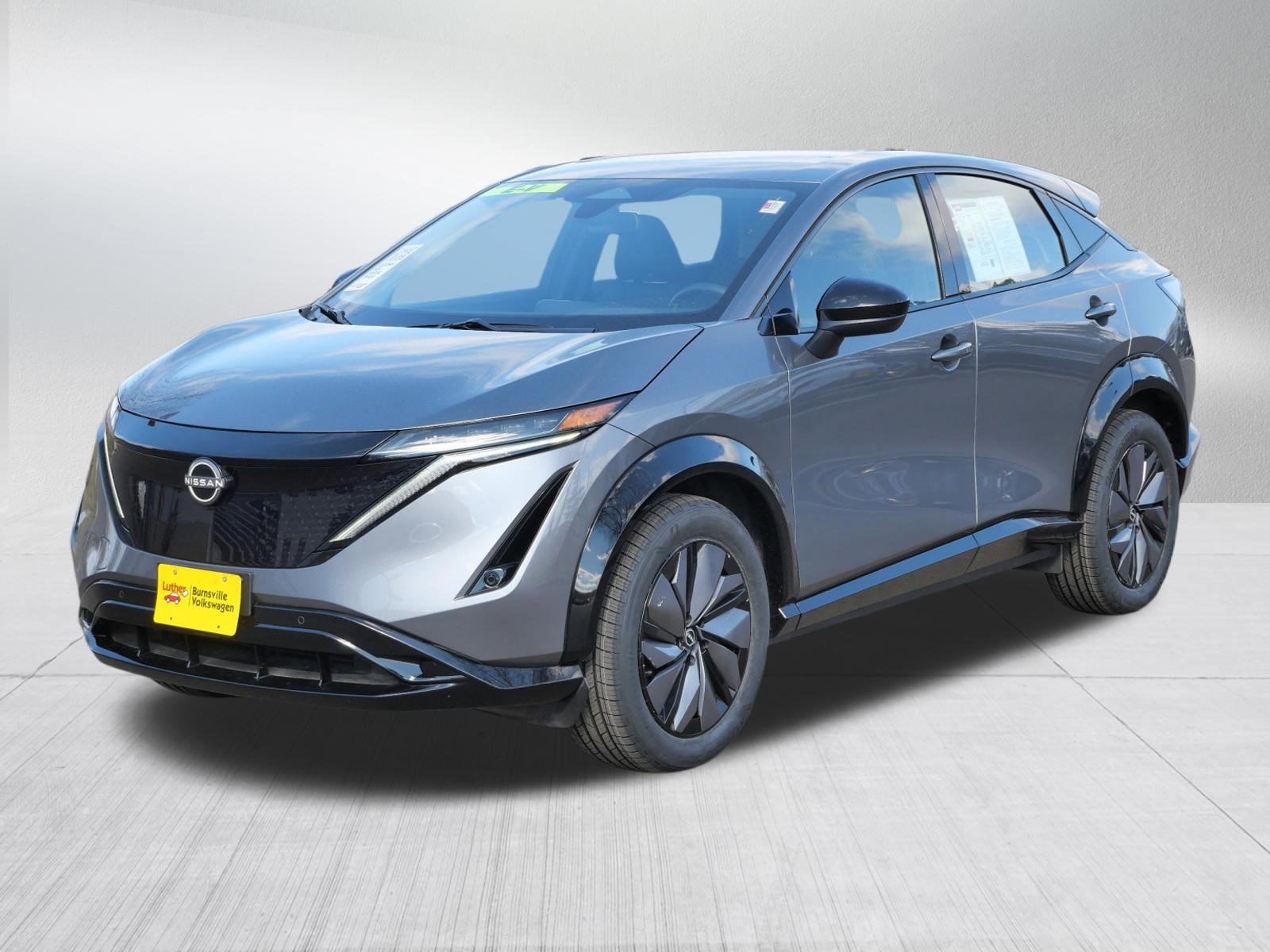 Used 2023 Nissan Ariya AWD image 3