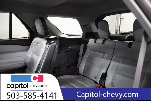 Used 2021 Ford Explorer XLT w/ Equipment Group 202A AWD/4WD image 30