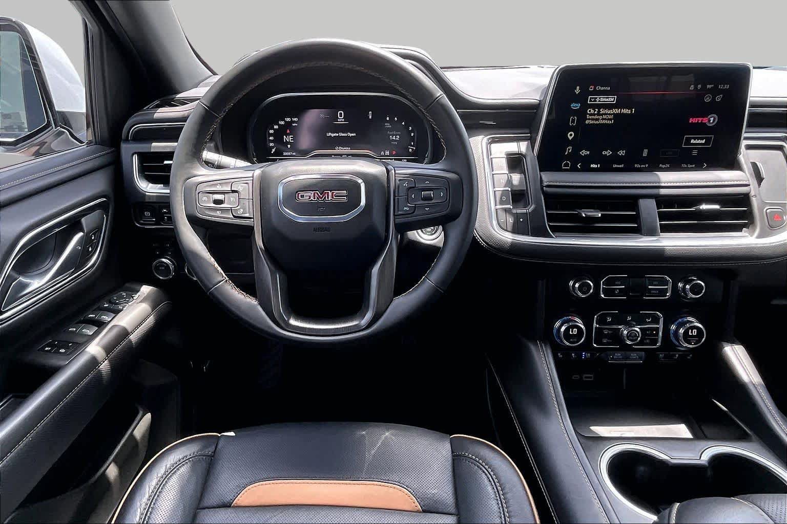 Used 2024 GMC Yukon AT4 w/ Technology Package AWD/4WD image 6
