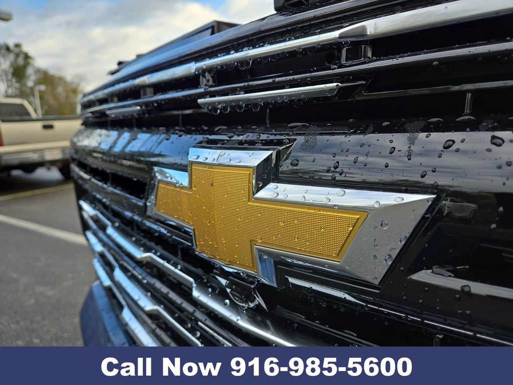 New 2026 Chevrolet Suburban High Country image 36