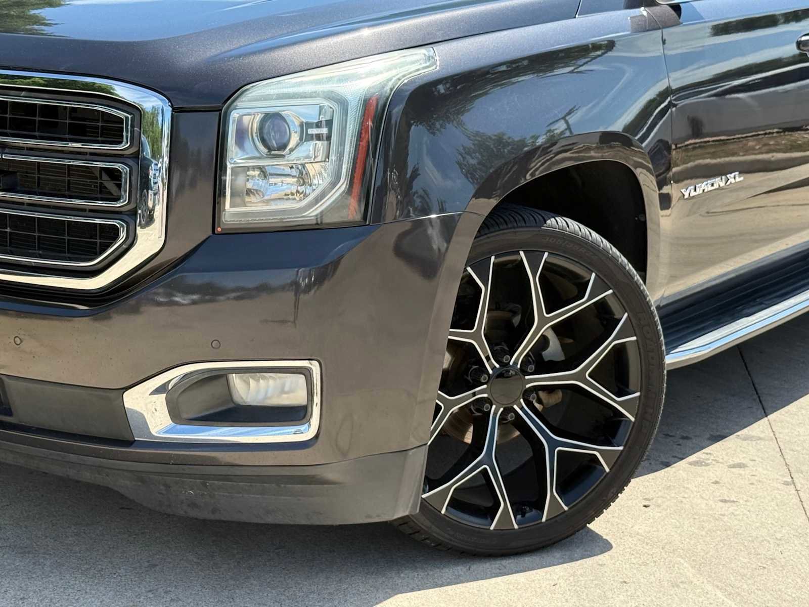 Used 2016 GMC Yukon XL SLT w/ Open Road Package RWD image 3