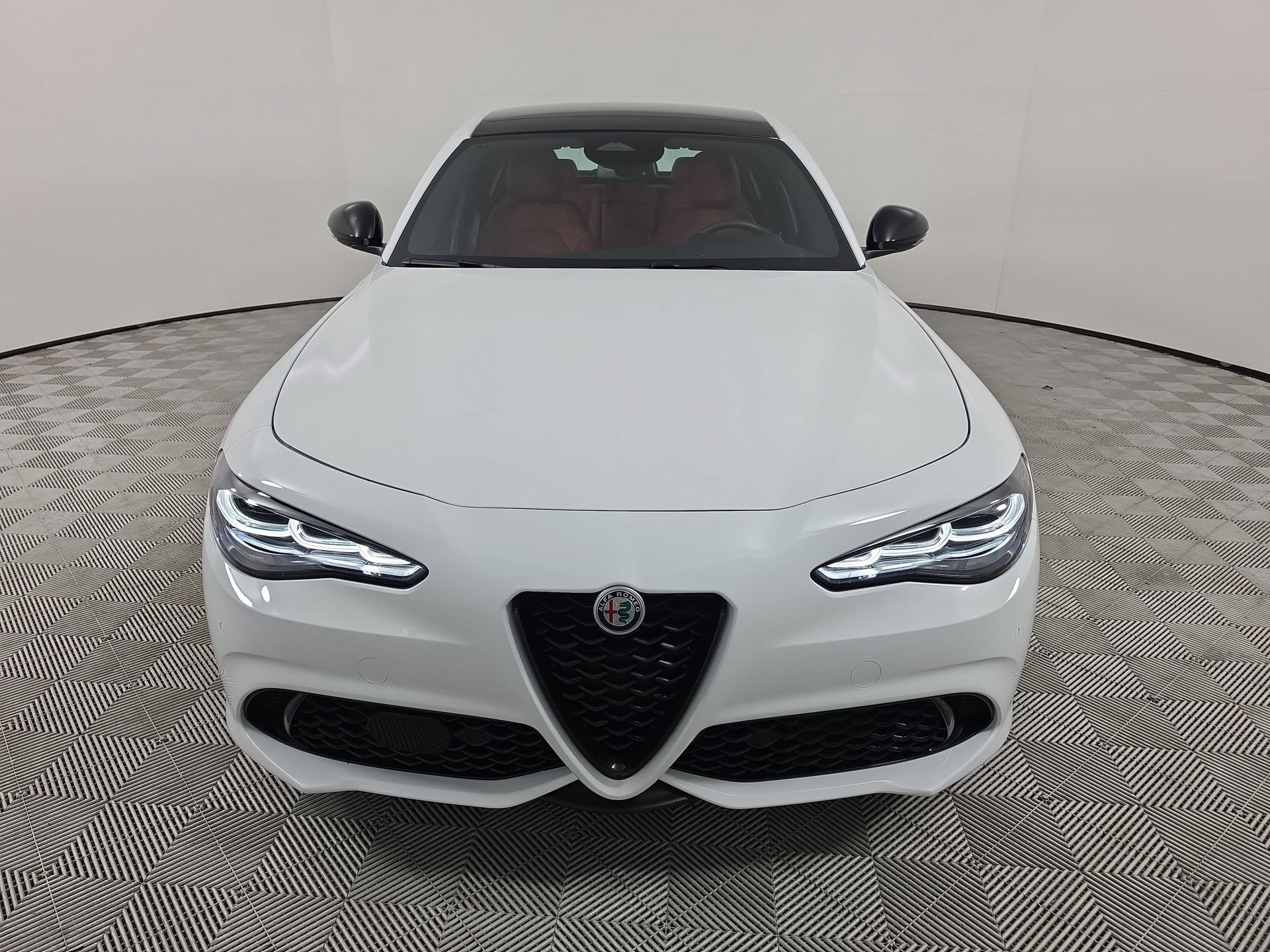 Used 2025 Alfa Romeo Giulia w/ Veloce Package Rwd image 2