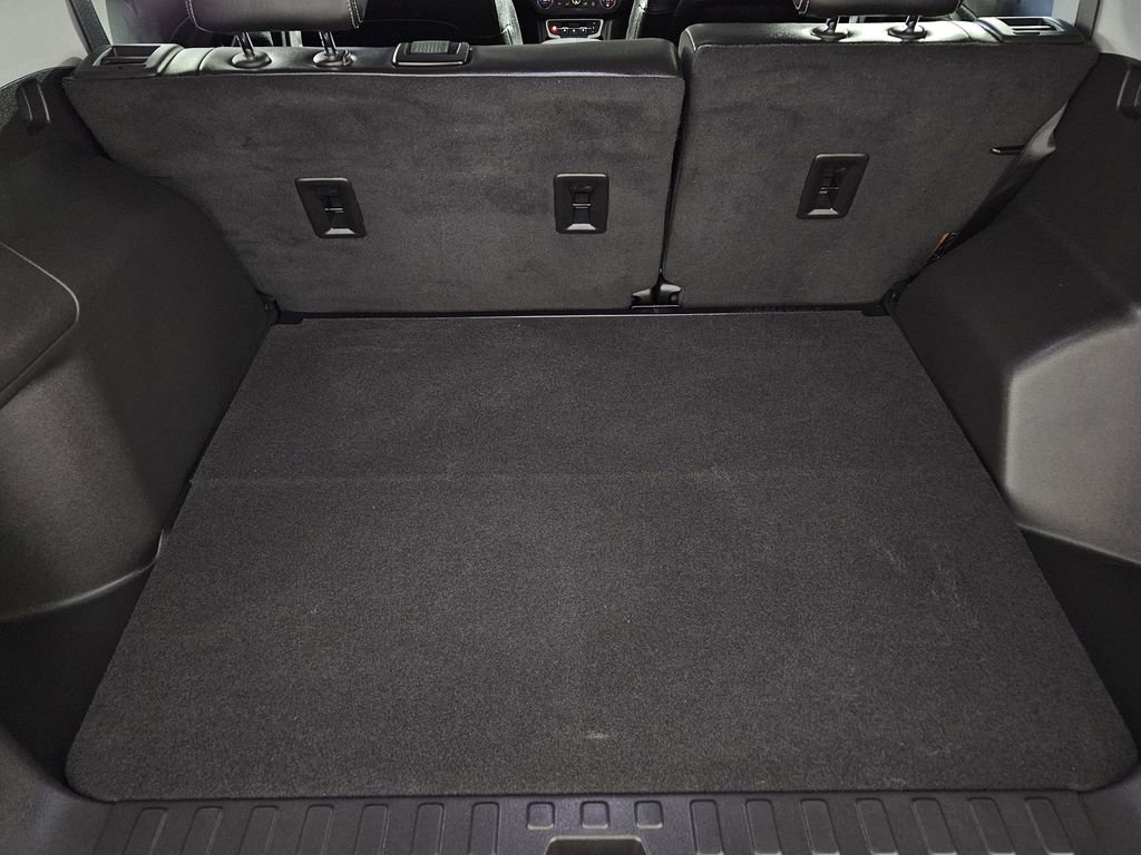 Used 2024 GMC Terrain SLT w/ Elevation Edition image 31