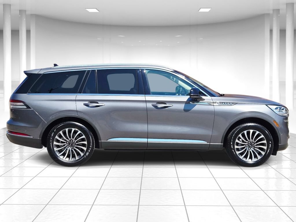 Used 2022 Lincoln Aviator Reserve w/ Equipment Group 201A AWD/4WD image 2