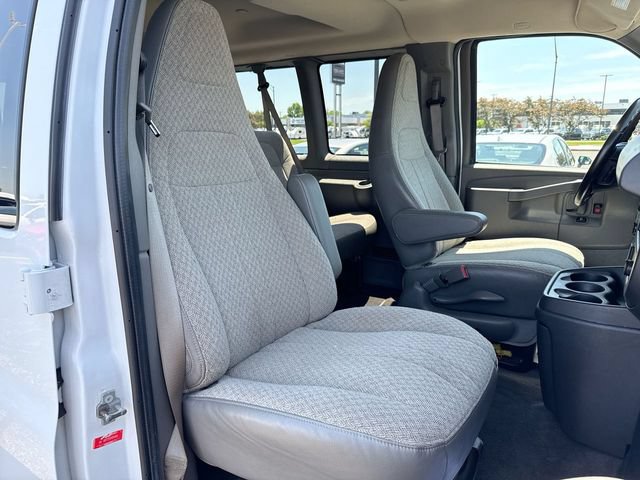 Used 2022 Chevrolet Express 2500 LT RWD image 25