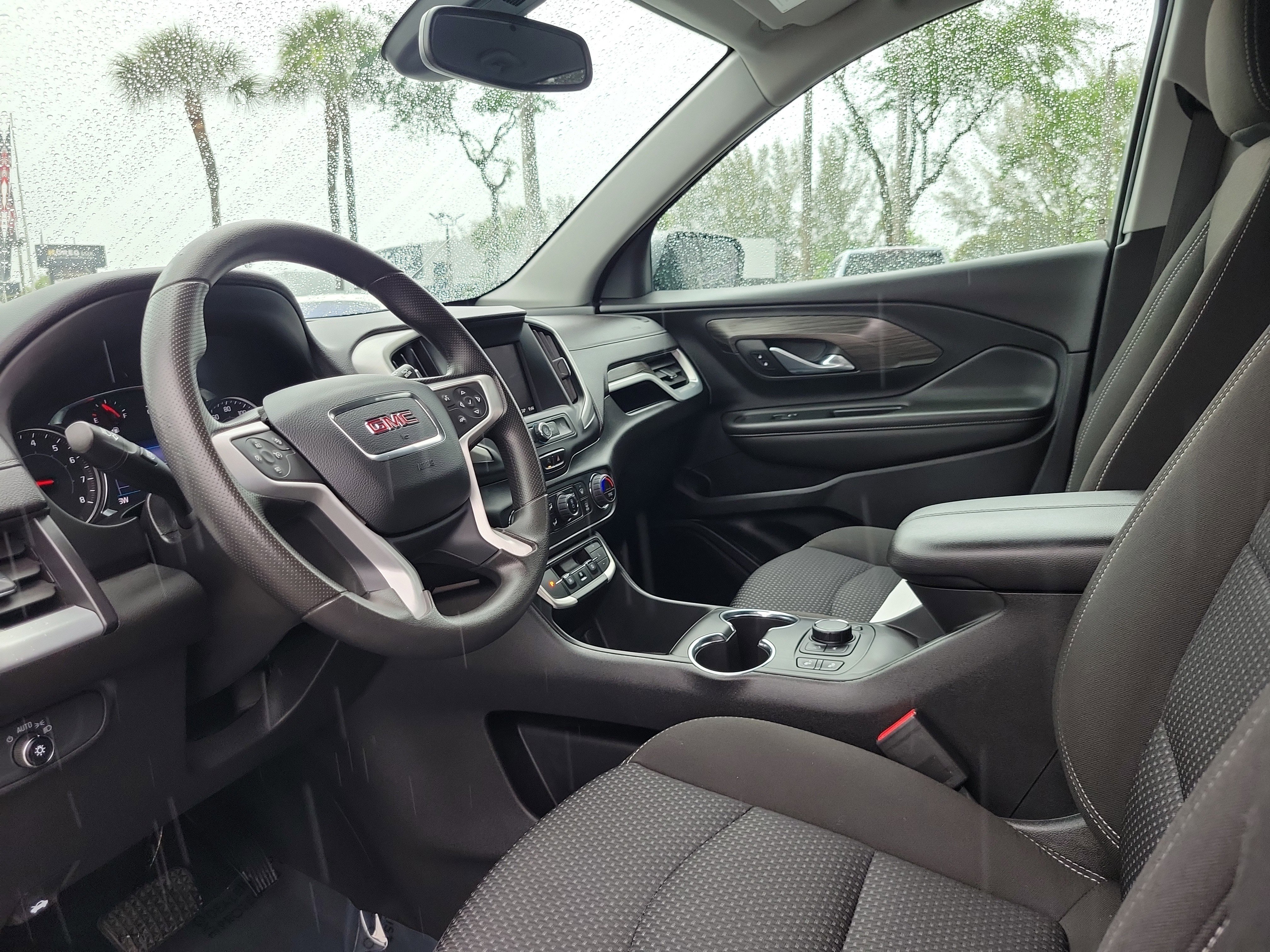 Used 2023 GMC Terrain SLE w/ Driver Convenience Package FWD image 11