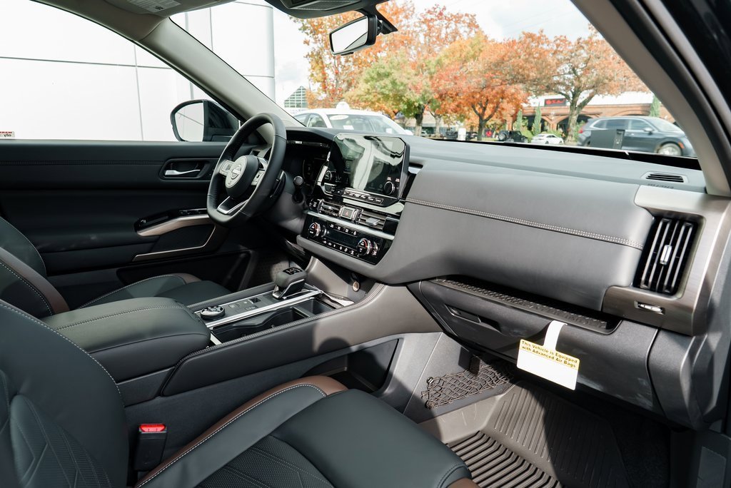 New 2025 Nissan Pathfinder Platinum image 30