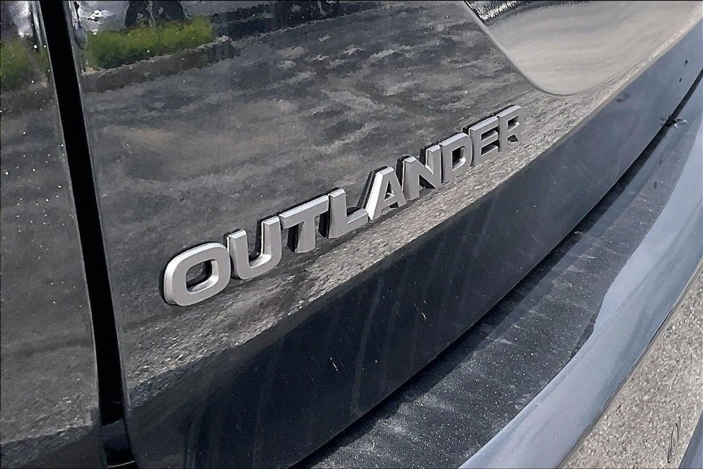 New 2026 Mitsubishi Outlander LE AWD/4WD image 11