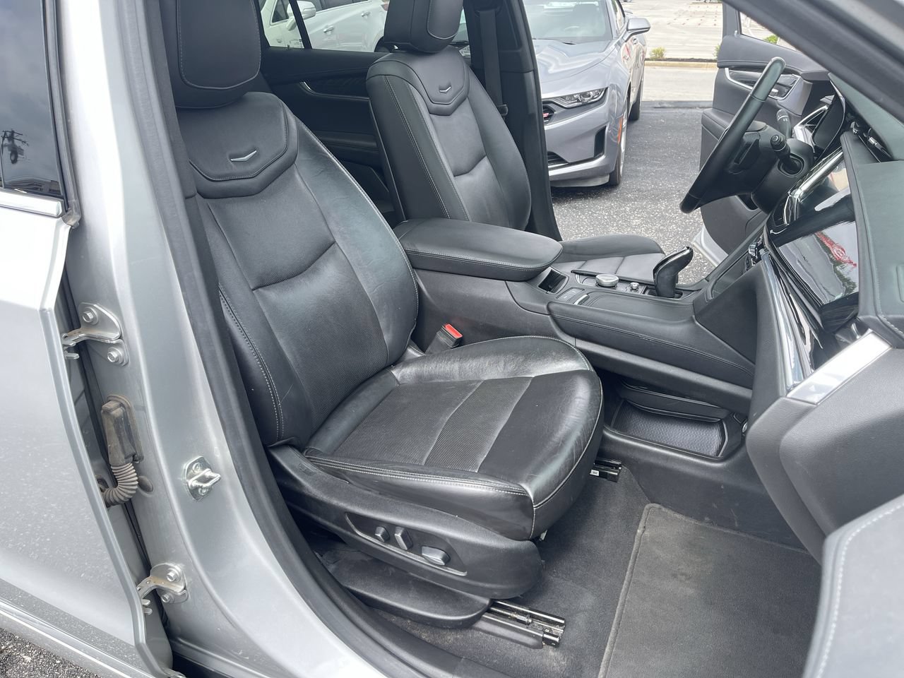 Used 2020 Cadillac XT6 Premium Luxury FWD image 29