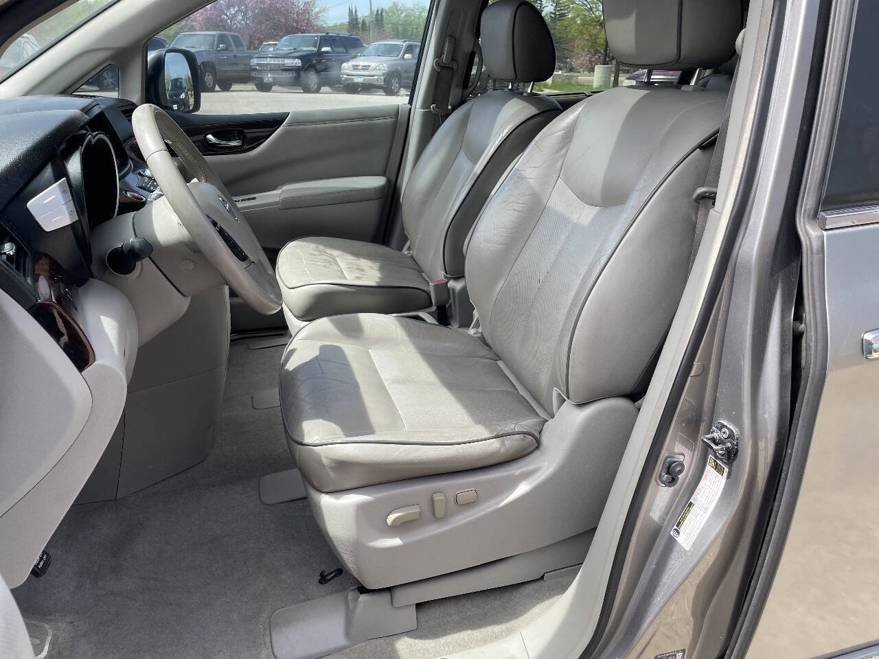 Used 2012 Nissan Quest LE FWD image 13