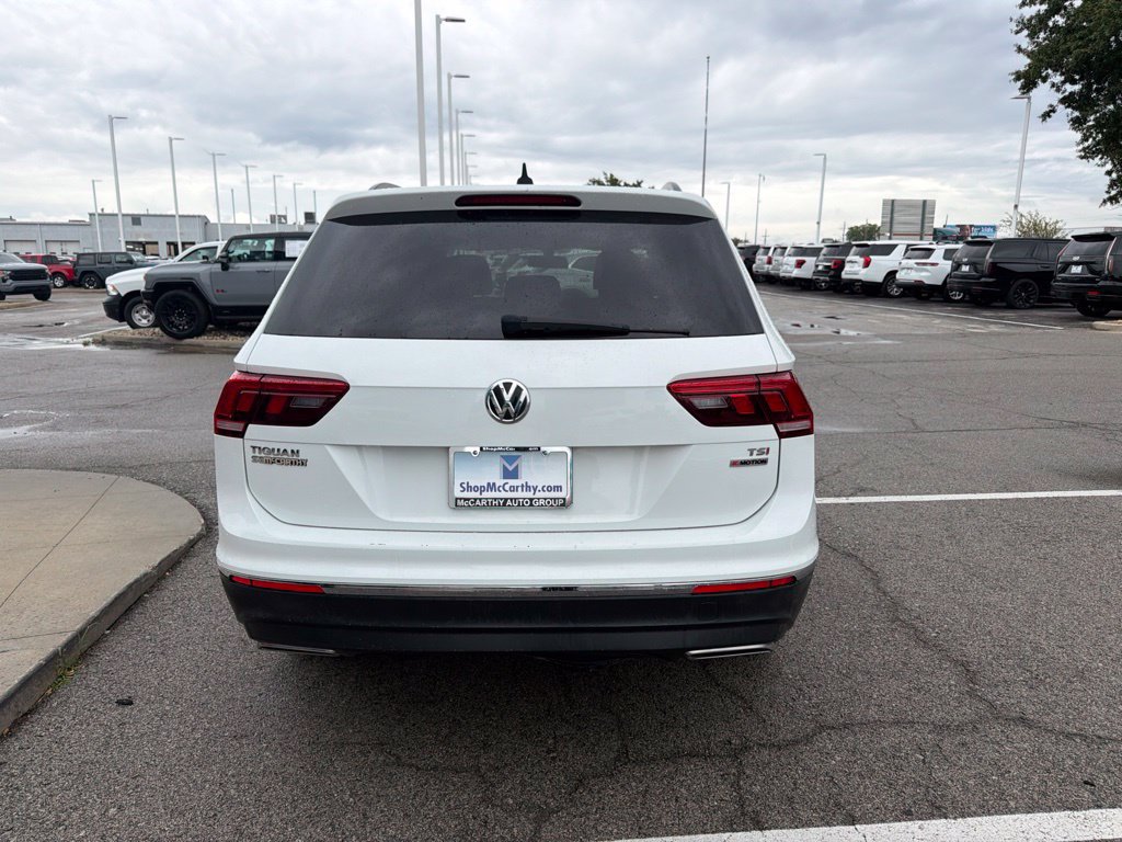 Used 2018 Volkswagen Tiguan SE w/ 3rd Row Seat Package AWD/4WD image 4