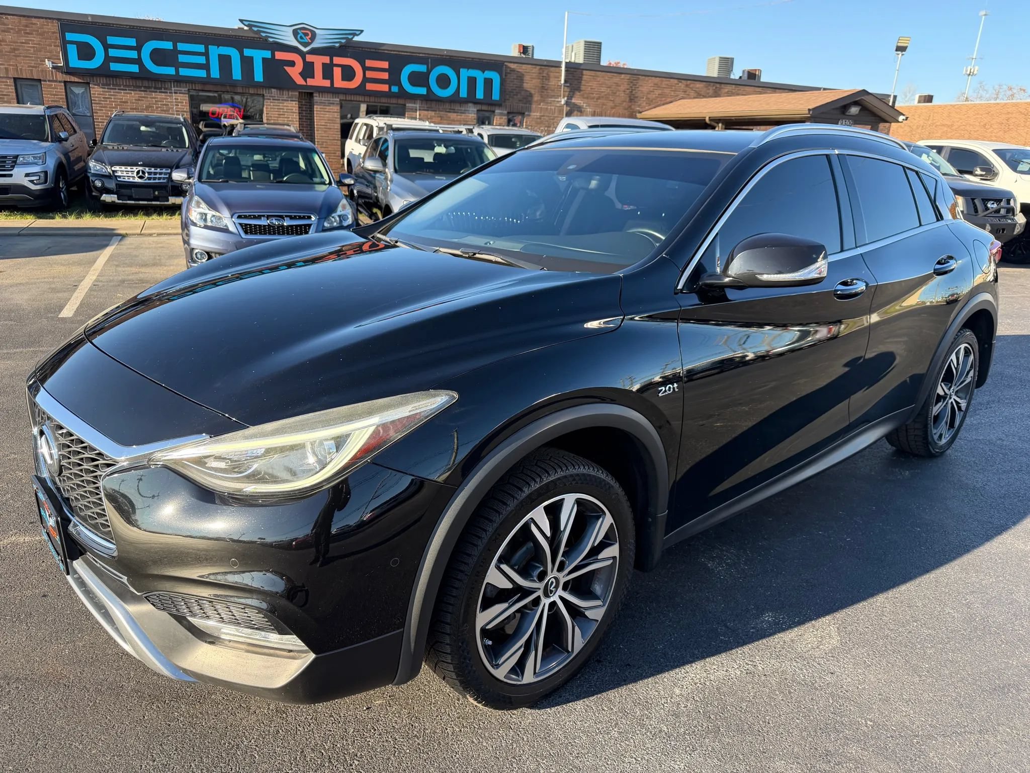 Used 2018 INFINITI QX30 Premium w/ Navigation Package AWD/4WD image 7