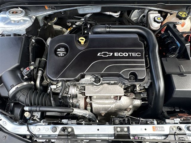 Used 2017 Chevrolet Malibu LT image 28