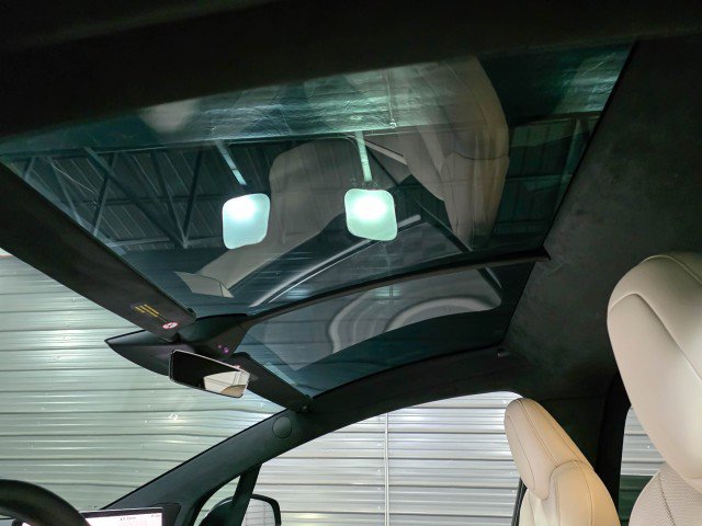 Used 2023 Tesla Model X Plaid image 15