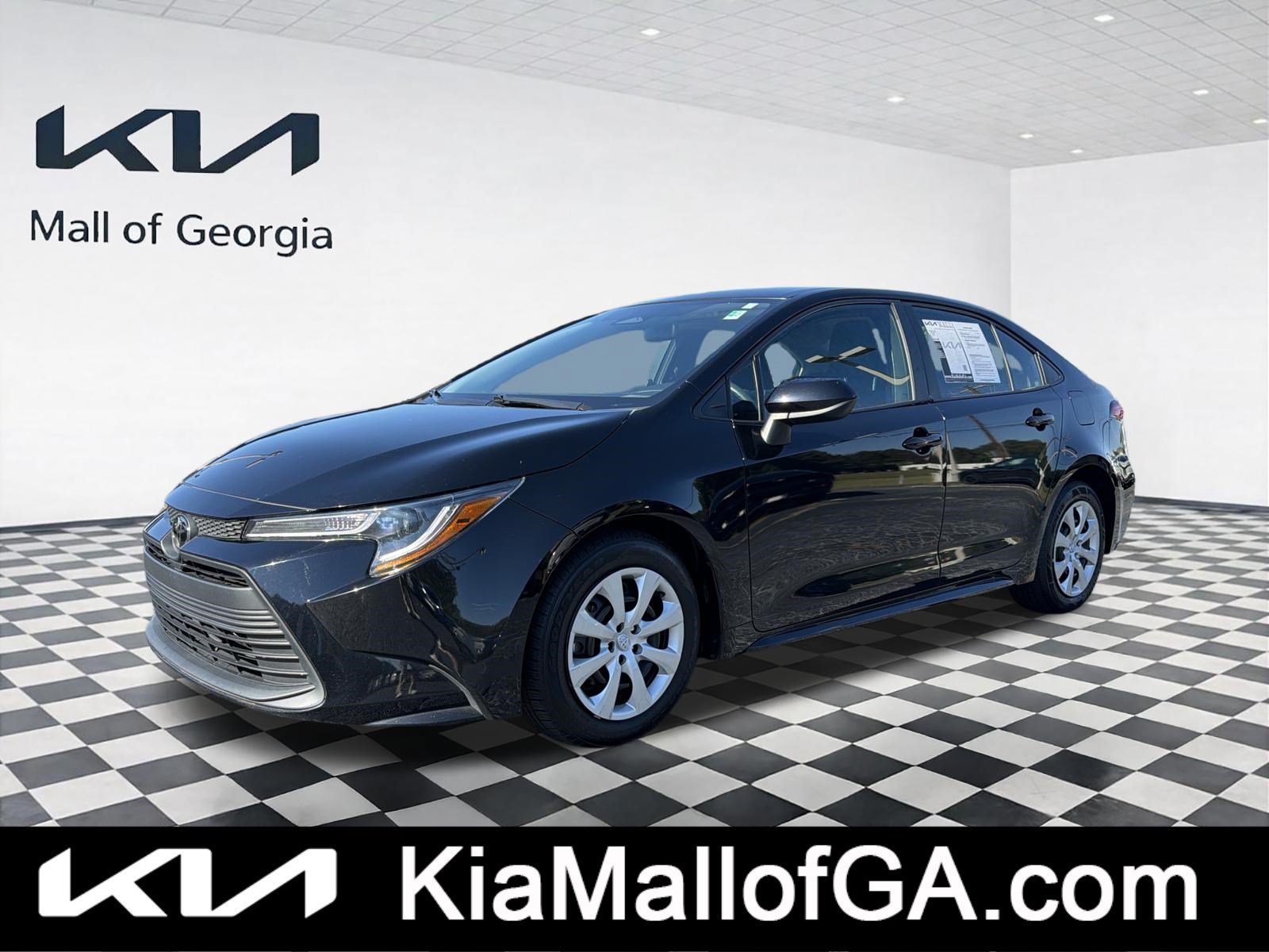 Used 2024 Toyota Corolla LE FWD image 1