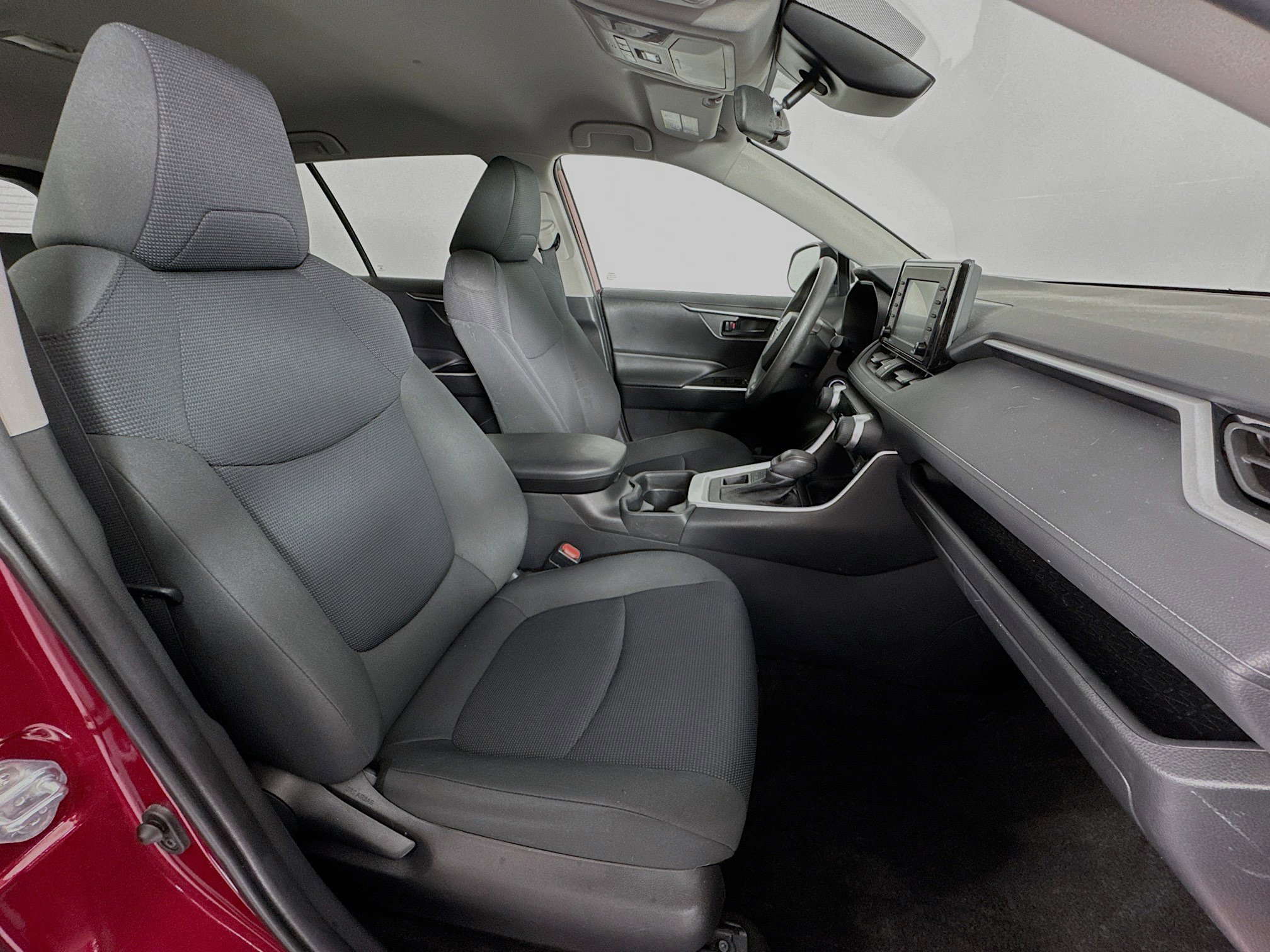 Used 2021 Toyota RAV4 LE image 25