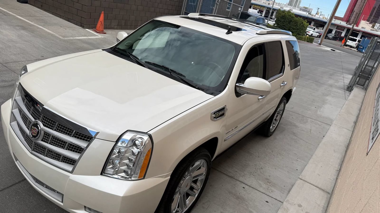 Used 2012 Cadillac Escalade Platinum AWD/4WD image 11