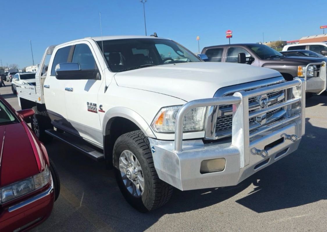 Used 2015 RAM 3500 Laramie AWD/4WD image 2