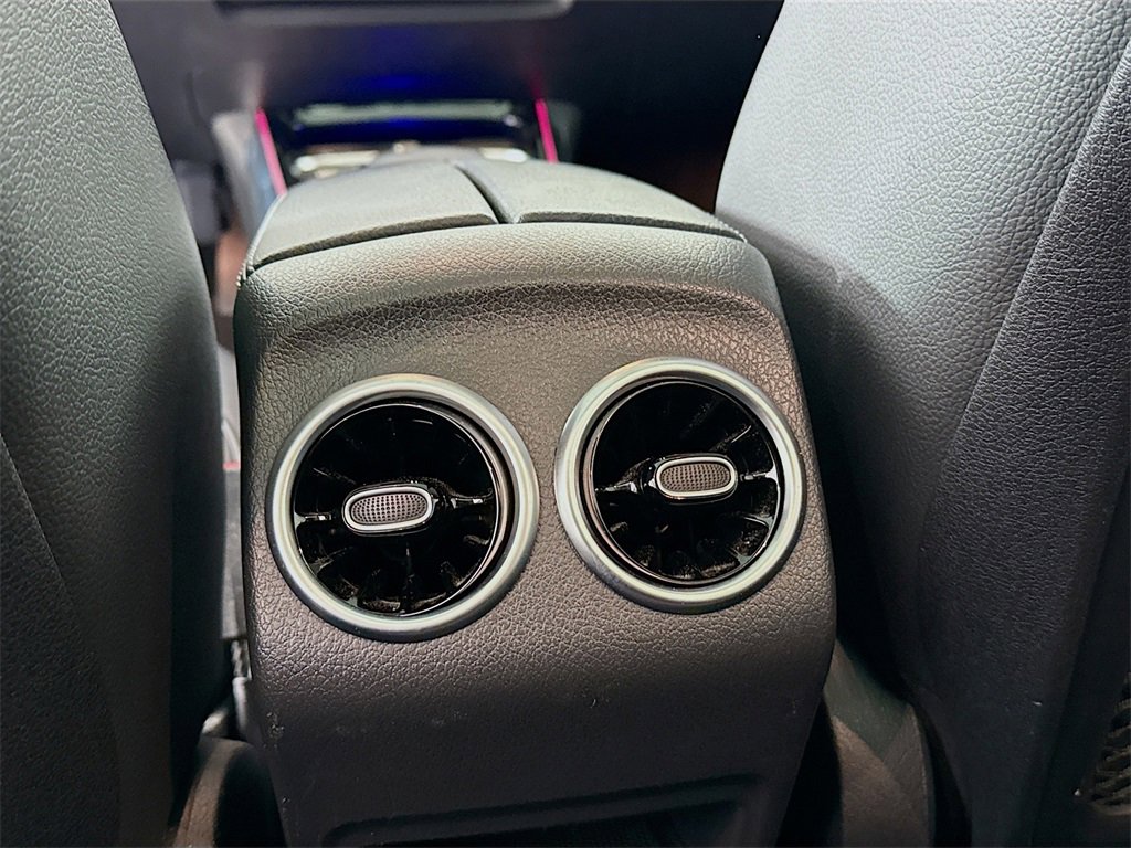 Used 2022 Mercedes-Benz GLB 250 GLB 250 image 25