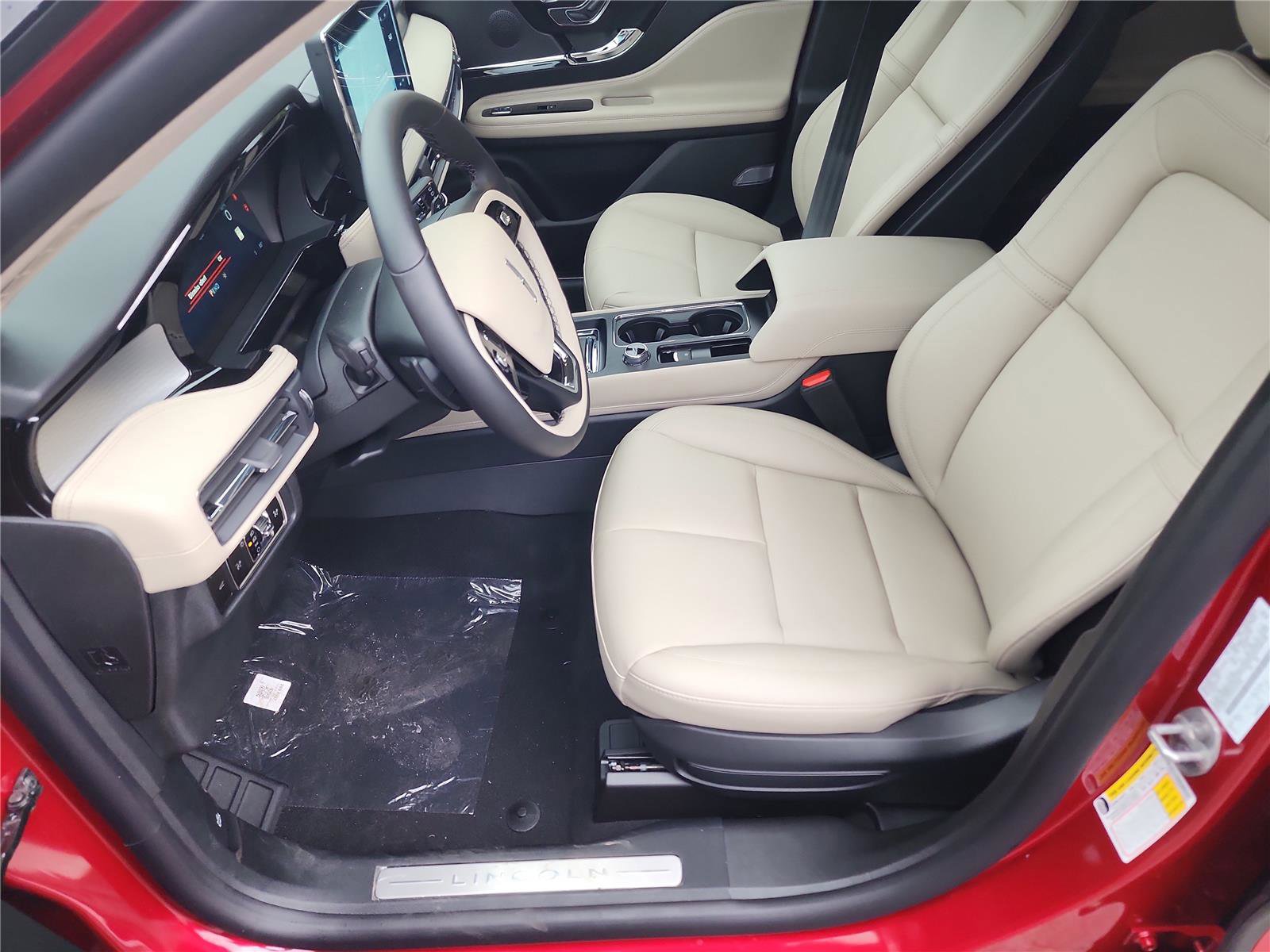 New 2026 Lincoln Corsair Premiere image 12