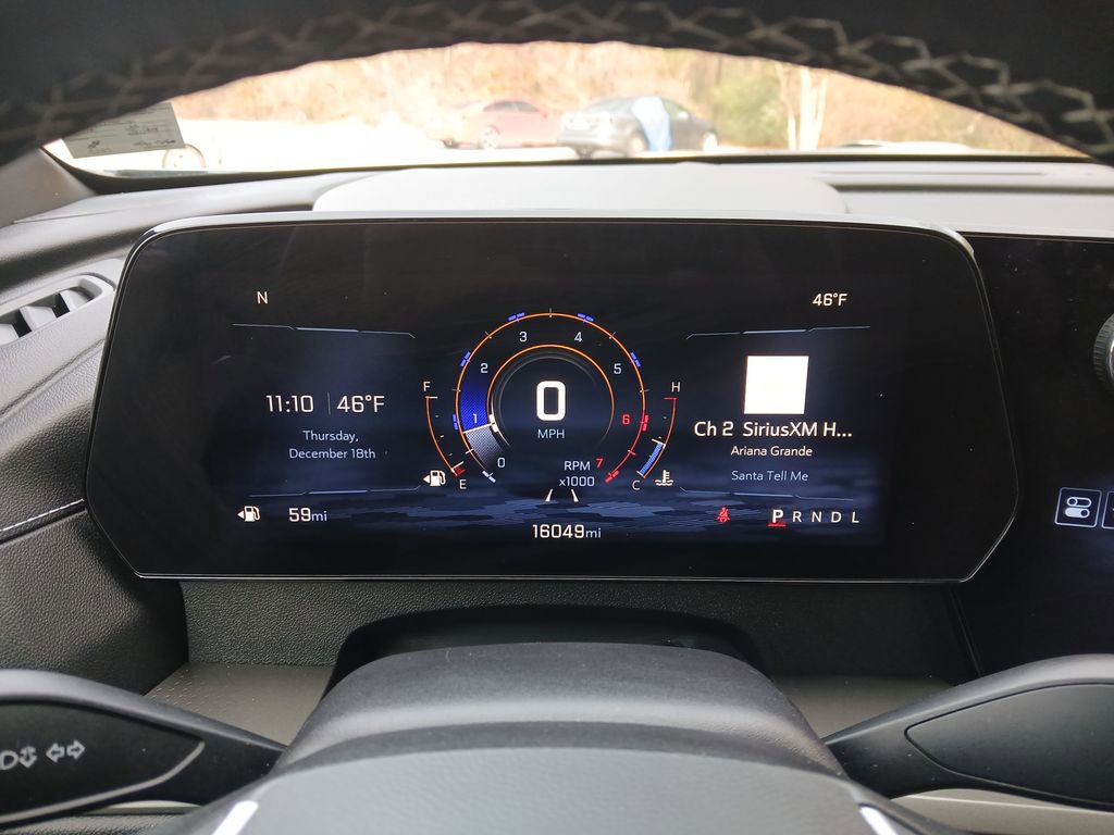 Used 2025 Chevrolet Traverse LT image 16