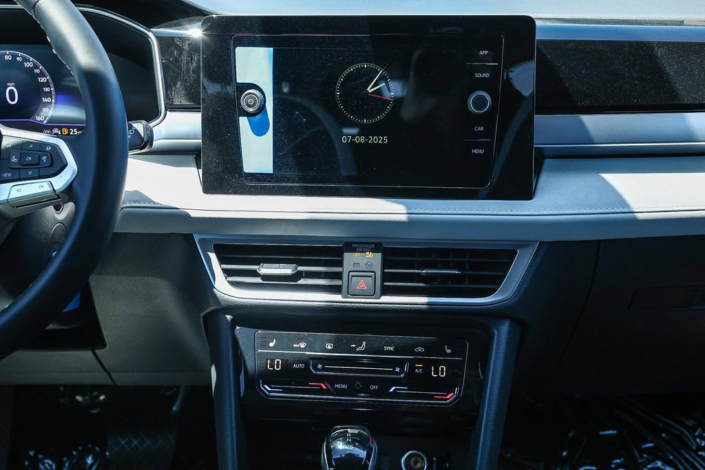 New 2025 Volkswagen Taos SE image 27
