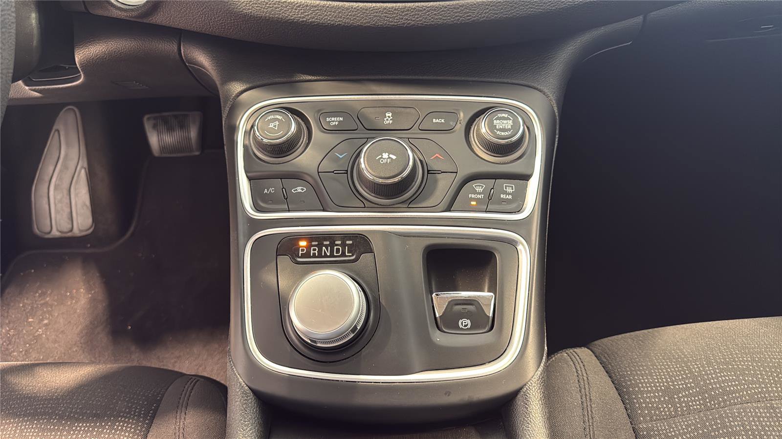 Used 2016 Chrysler 200 Limited FWD image 21